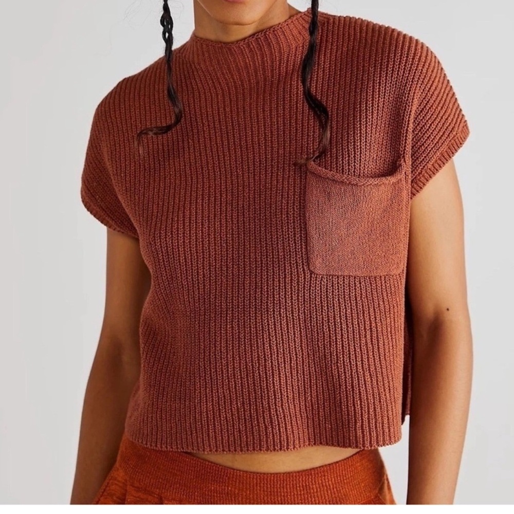 Free People Beach Sweater in Rust, size Medium *NWOT*